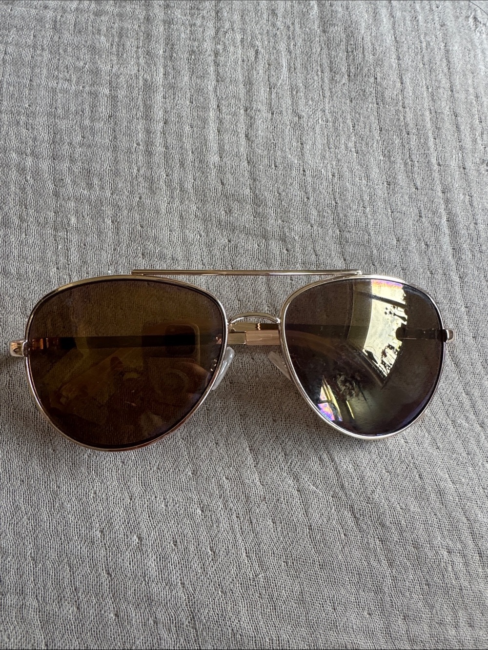 Oscar de la renta Aviator Sunglasses with Brown Lenses